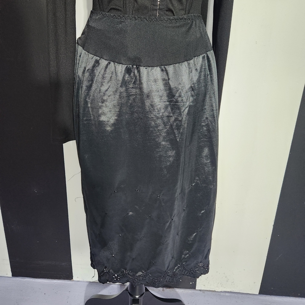 Vintage Slip - Picture 8 of 9